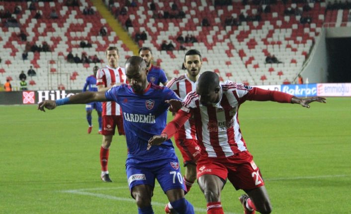 Spor Toto Süper Lig’in 27. haftasında Demir Grup Sivasspor sahasında