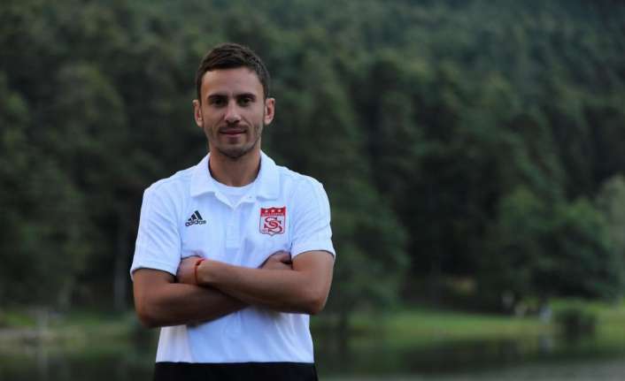 Demir Grup Sivasspor geçen sezon kadrosunda kiralık olarak forma giyen