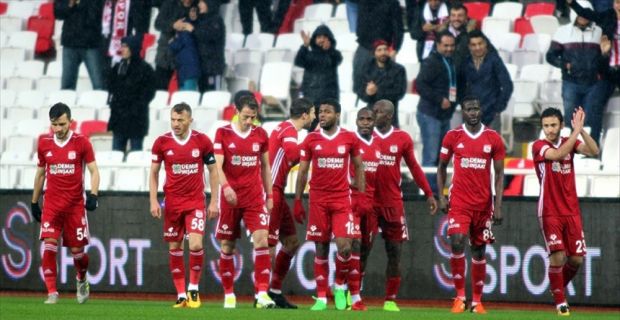 Süper Lig ekiplerinden Demir Grup Sivasspor'un kulüp başkan vekili Erdal