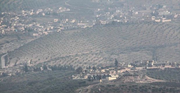 Türkiye'nin PYD/PKK'ya olası askeri harekatı öncesinde gerginliğin arttığı Afrin'de, siviller