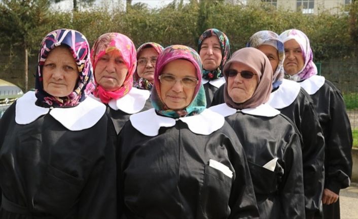 Samsun'da okuma yazma kursuna katılan yaşları 60 ile 84 arasında