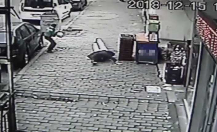 Gaziantep’te müşterileriyle tartışan tesisatçı, sokak ortasında vuruldu. Ağır yaralanan tesisatçı,