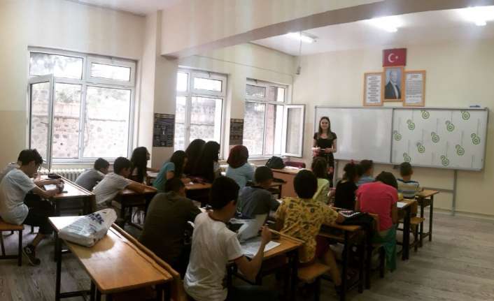 Milli Eğitim Bakanı Ziya Selçuk’un onayıyla sözleşmeli öğretmenlere sağlık özrüne