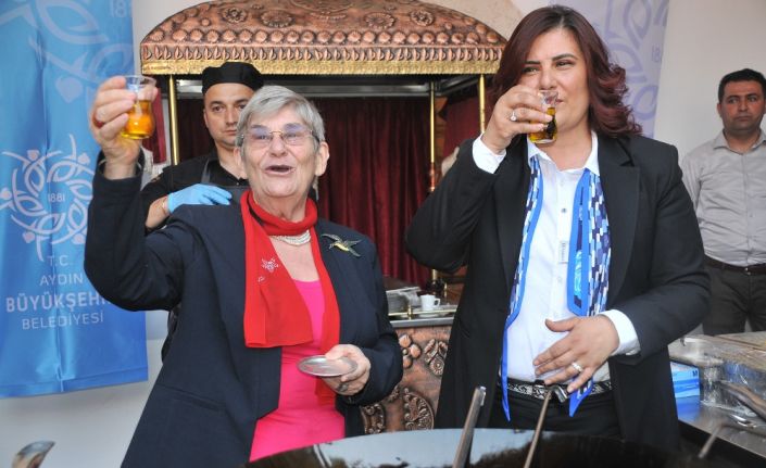 ’Aydın Zeytinyağı Günleri’ programına katılan Prof. Dr. Canan Karatay, yine
