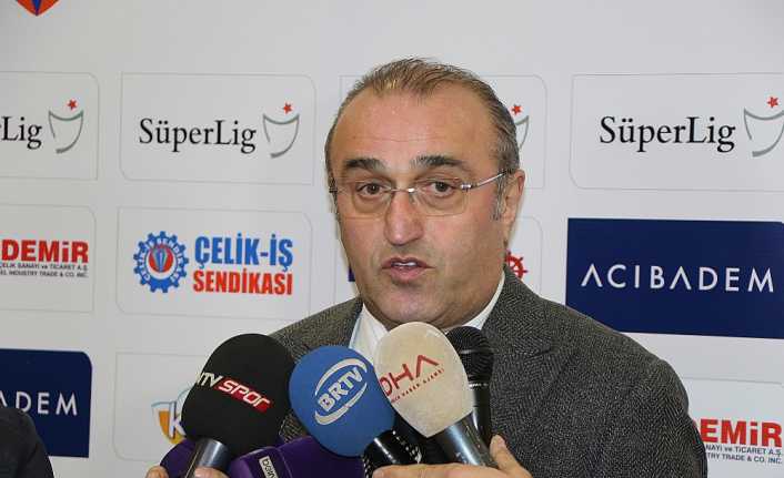 Galatasaray İkinci Başkanı Abdurrahim Albayrak, Porto maçından sonra soyunma odasında