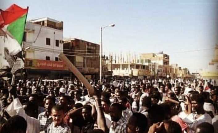 Sudan’ın Nil Nehri eyaletinde OHAL’i protesto edenlerle polis arasında çatışma