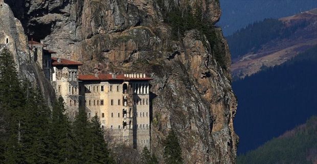 Sümela Manastırı'nda devam eden restorasyon çalışmalarının ardından manastırın daha önce