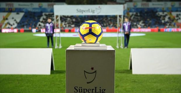 Futbolda Süper Lig'in 20. haftası yarın yapılacak Bursaspor-Beşiktaş müsabakası ile