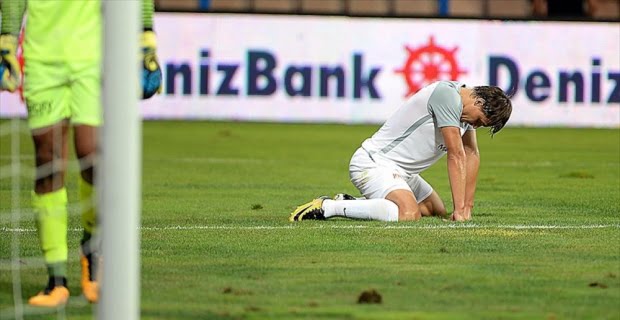 Süper Lig'de 2017-2018 sezonunun ilk devresinde kaleler 12 kez şaştı.