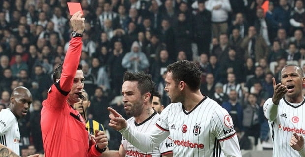 Süper Lig'in ilk yarısında Beşiktaş "hırçın", Medipol Başakşehir ise "centilmen"