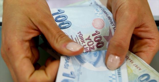 Eşlerinden boşandıktan sonra süresiz yoksulluk nafakası ödeyerek mağdur olduklarını belirten