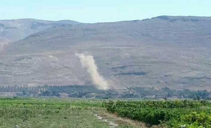 Suriye Rejim Güçleri İdlib ve Hama vilayetinin köylerini top atışıyla