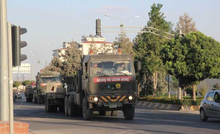 Suriye sınırında bulunan Kilis’te askeri hareketlilik sürerken, sevkıyatlar devam ediyor.