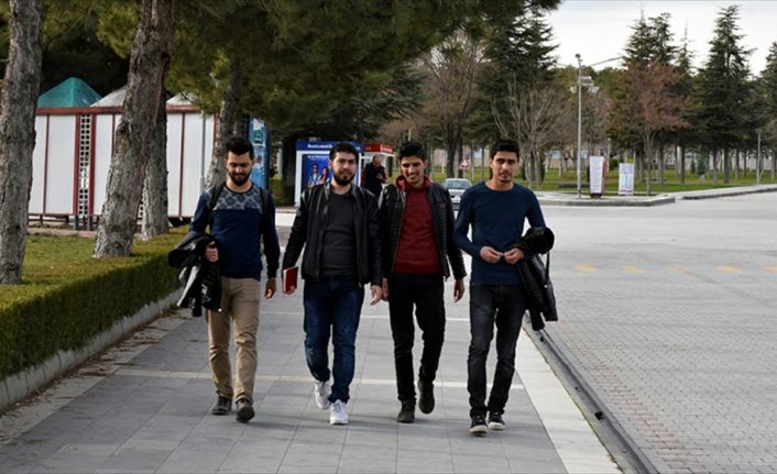 Türkiye'de yaşayan 4200'den fazla Suriyeli genç, 9 aylık yoğun Türkçe