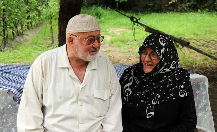 Sakarya’nın Sapanca ilçesinde bahçelerinde ‘Survivor’ tarzı yarışmaları torunları tarafından çekilen