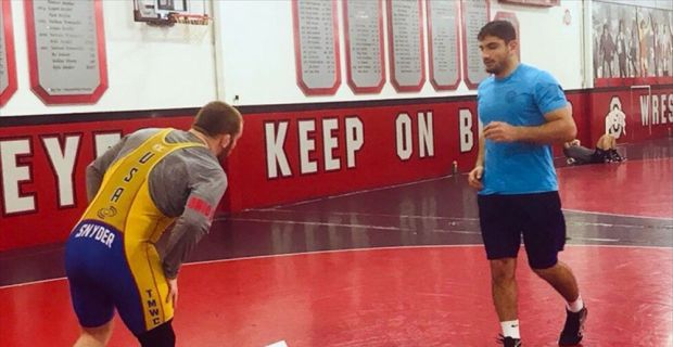 ABD'de kampa katılan olimpiyat, dünya ve Avrupa şampiyonu milli güreşçi