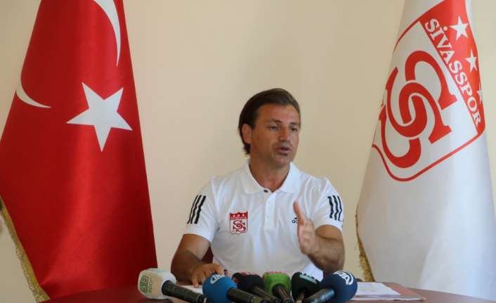 Sivasspor Teknik Direktörü Tamer Tuna, daha iyi bir sezon geçirmek