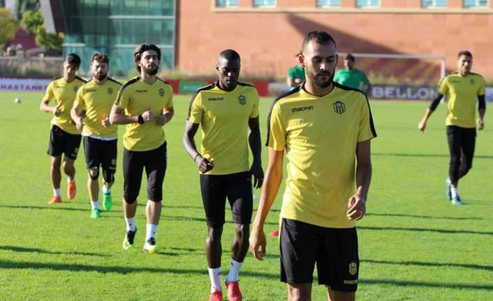 Evkur Yeni Malatyaspor’da Atiker Konyaspor ile oynanan maçta bir pozisyon