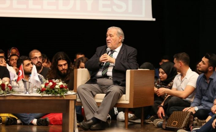 Tarihçi Prof. Dr. Ortaylı, "Herkese bir şecere çıkarıyorlar. Kimse 1854'ten