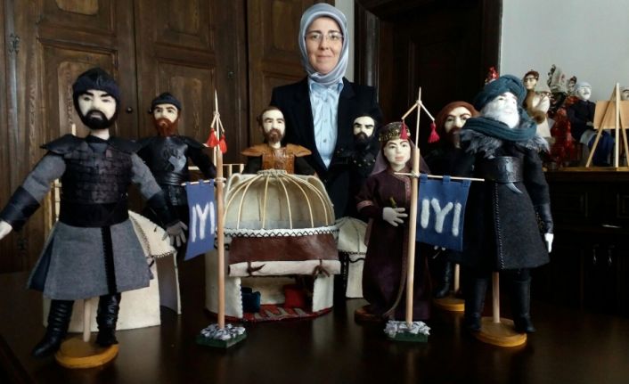 Kütahya Olgunlaşma Enstitüsü Müdürlüğünde tarihe mal olmuş isimlerin oyuncakları yapıldı.