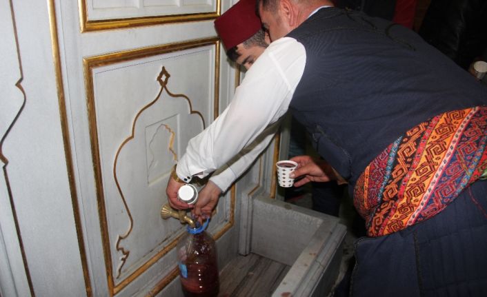 Ramazan ayının gelmesiyle birlikte Lala Paşa Meydanı’nda bulunan tarihi çeşmeden