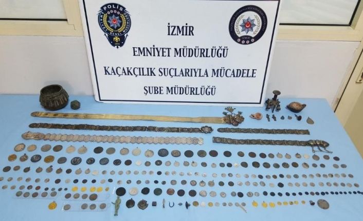 Kaçakçılık Suçlarıyla Mücadele Şube Müdürlüğü ekipleri, İzmir’de yaptıkları operasyonla tarihi