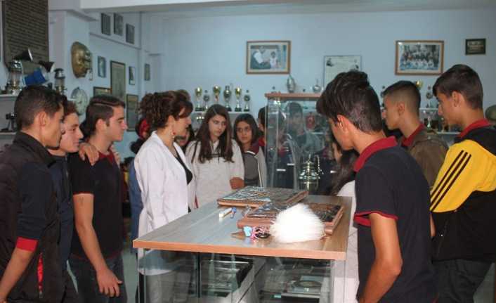1882 yılında inşa edilmeye başlanan ve 1884 yılında tamamlanarak eğitim