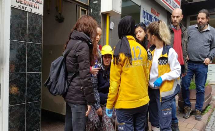 Zonguldak’ta bir kişi tartıştığı görme ve işitme engelli eşini araçtan