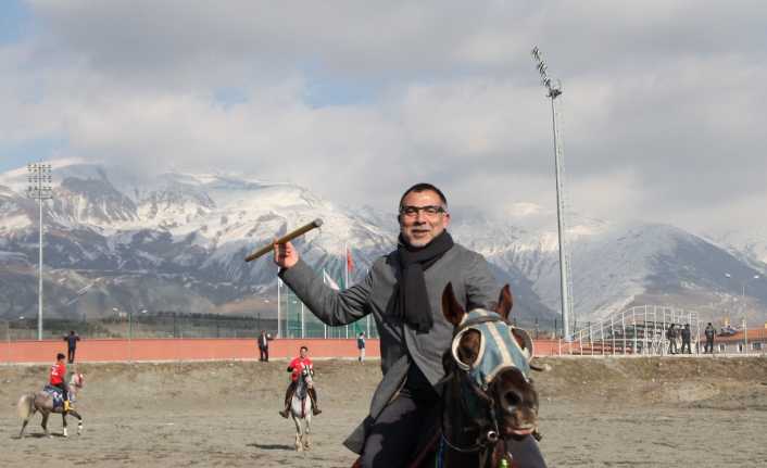 CHP Erzincan belediye başkan adayı İsmail Taş Erzincan atlı spor
