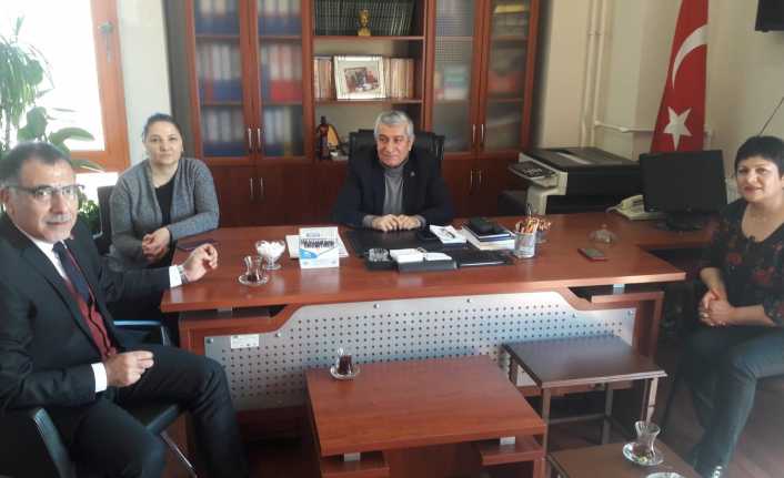 Taş Erzincan Yaşlıları Koruma Derneği’ni ziyaret etti CHP Erzincan Belediye Başkan Adayı İsmail Taş, sivil toplum kuruluşları