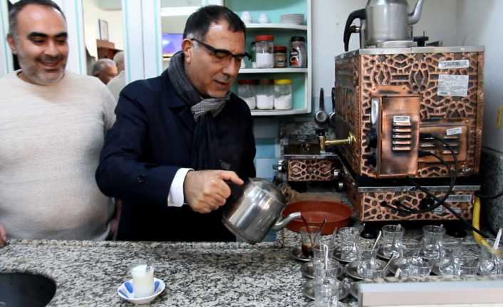 Seçim çalışmalarına hız kesmeden devam eden CHP Erzincan Belediye Başkan