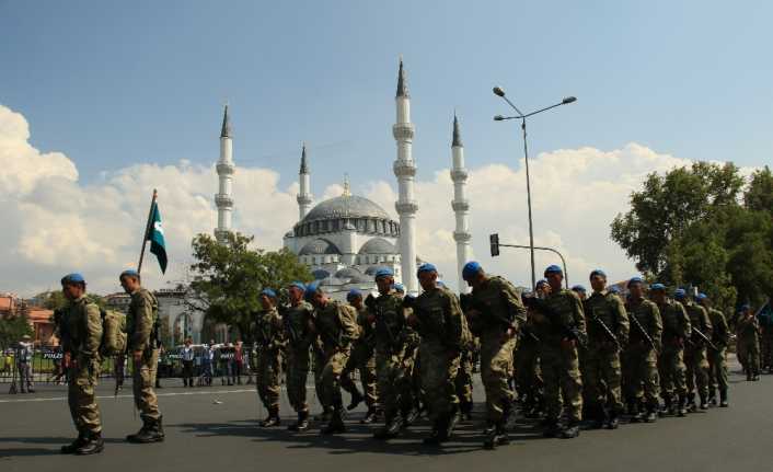 30 Ağustos Zafer Bayramı kutlamaları kapsamında, TBMM önünden Ulus’taki eski