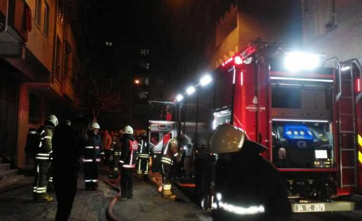 İstanbul Esenler’de 6 katlı binanın bodrum katında bulunan tekstil atölyesinde