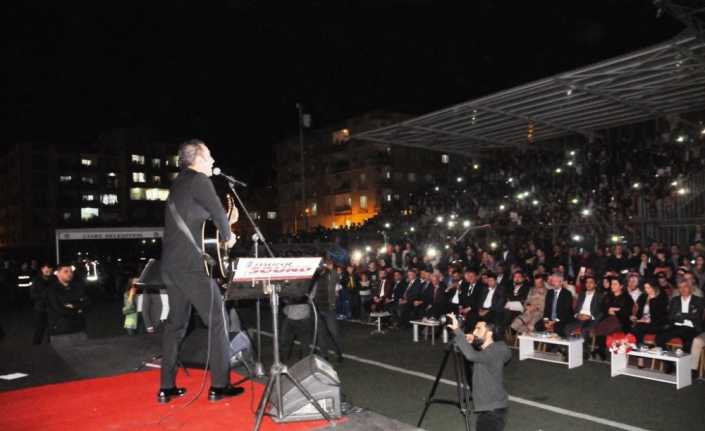 Terörün son bulduğu, huzur ve güvenliğin sağlandığı Cizre’de halk modayla