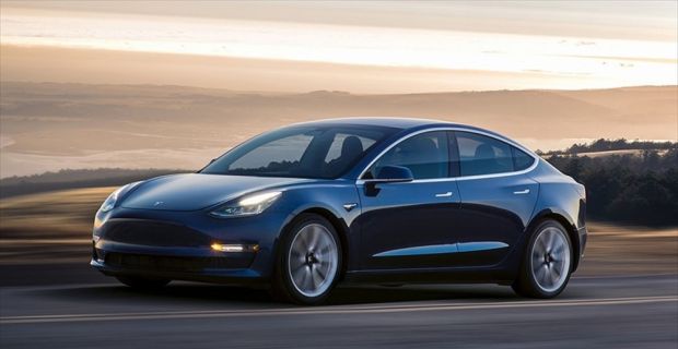 Tesla Model 3 otomobil ile Los Angeles'tan New York'a 50