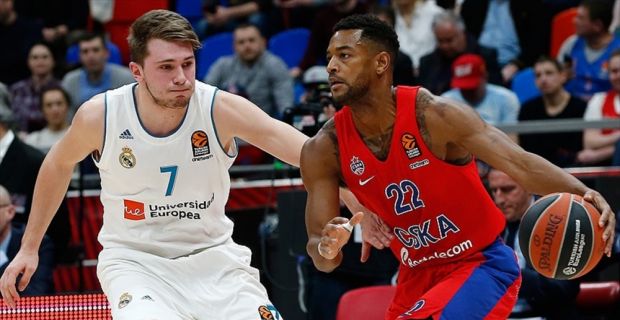 THY Avrupa Liginde Anadolu Efes'in sahasında Valencia'yı yendiği, Fenerbahçe Doğuş'un