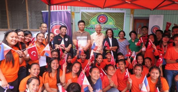 TİKA, Filipinler'de gönüllülerden oluşan acil müdahale timi BARET'e ekipman yardımında