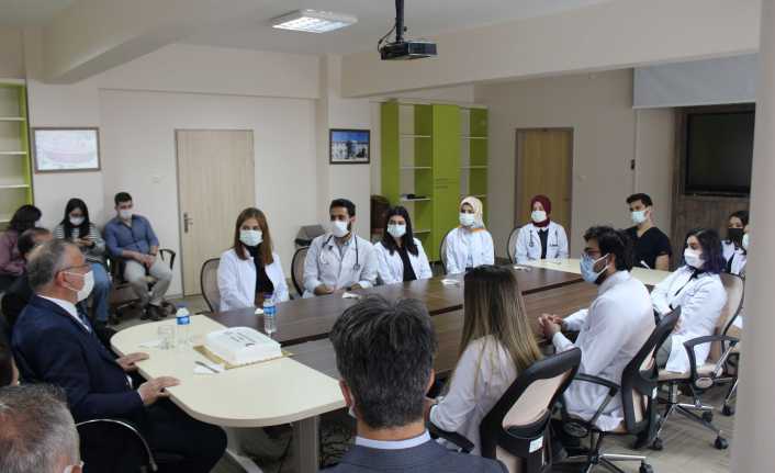Tıp Fakültesinde yüz yüze eğitimin sevinci yaşanıyor Erzincan Binali Yıldırım Üniversitesi Tıp Fakültesinde 4 ve 5. sınıf