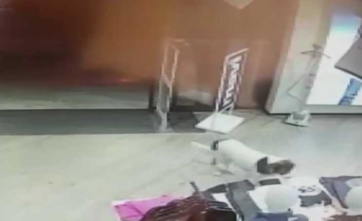 İstanbul Pendik’te bulunan bir AVM’de mağazadan tişört çalınması üzerine güvenlik