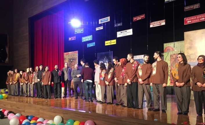 Erzincan Binali Yıldırım Üniversitesi Tiyatro Kulübü tarafından Haldun Taner’in yazdığı