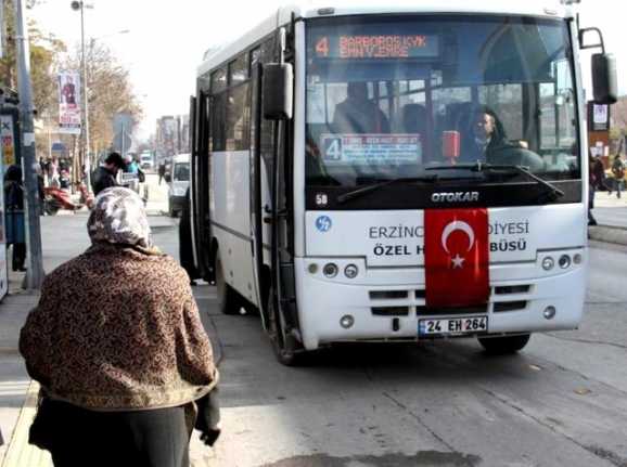 Erzincan'da toplu taşıma ücretlerine zam yapıldı.