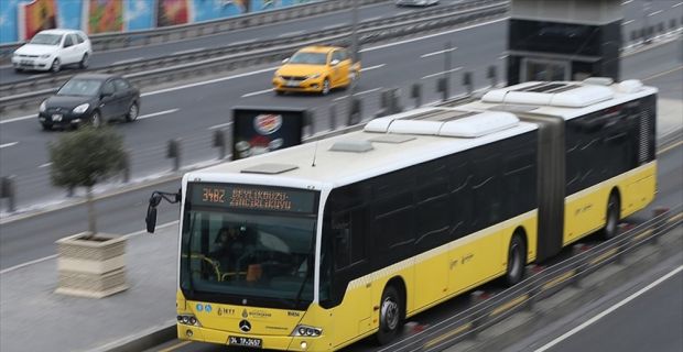 Cep telefonları artık toplu taşımada bilet gibi kullanılabilecek, turnike sıraları