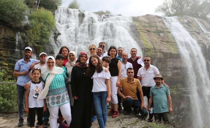 Hava sıcaklığının artması ile birlikte Tortum Şelalesi yerli ve yabancı