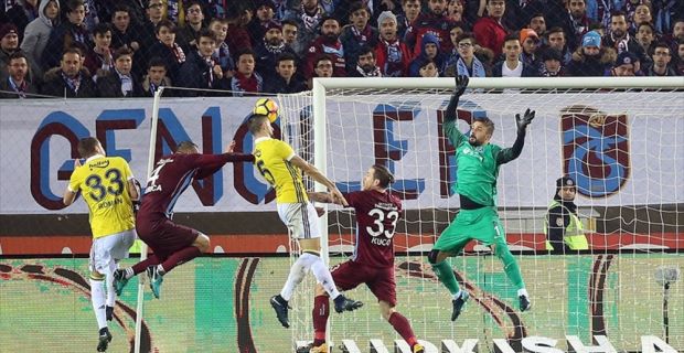  Süper Lig'in 19. haftasında Trabzonspor ile Fenerbahçe 1-1 berabere