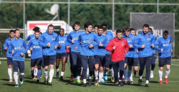 Trabzonspor, Süper Lig'de sezonun ikinci yarısının hazırlıklarını yaptığı antrenmanla sürdürdü.