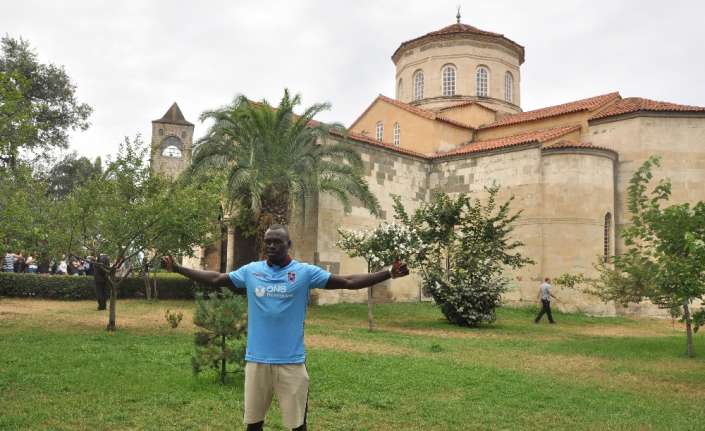 Trabzonspor’un yeni transferi Zargo Toure, bordo-mavili ekibin 127. yabancı oyuncusu