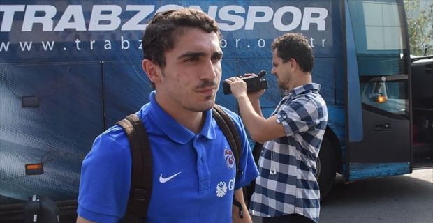 Trabzonsporlu futbolcu Abdülkadir Ömür, "Hayalim Avrupa'da oynamak. Tabii ki önce