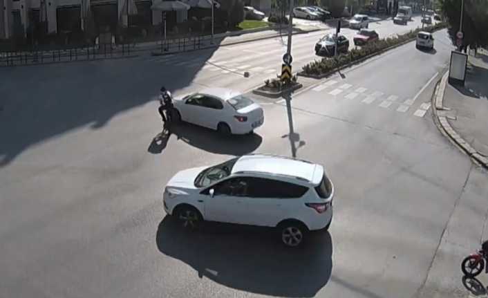 Eskişehir’de son zamanlarda meydana gelen trafik kazaları MOBESE kameralarına saniye