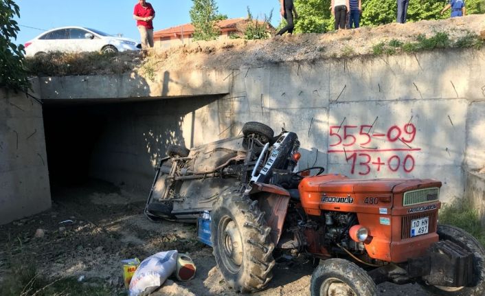 Balıkesir’in Bigadiç ilçesinde traktör ile otomobilin çarpışması sonucu 8 kişi