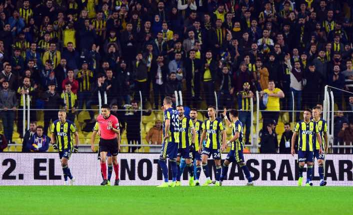 Fenerbahçe, Kasımpaşa ile 2-2 berabere kalmasının ardından sarı-lacivertli tribünlerden Ersun